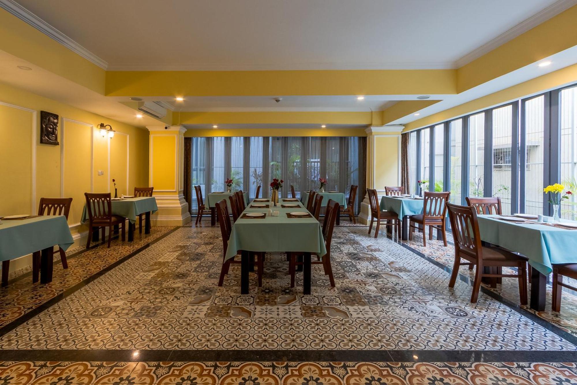 Arison Hotel Phnom Penh Exteriör bild