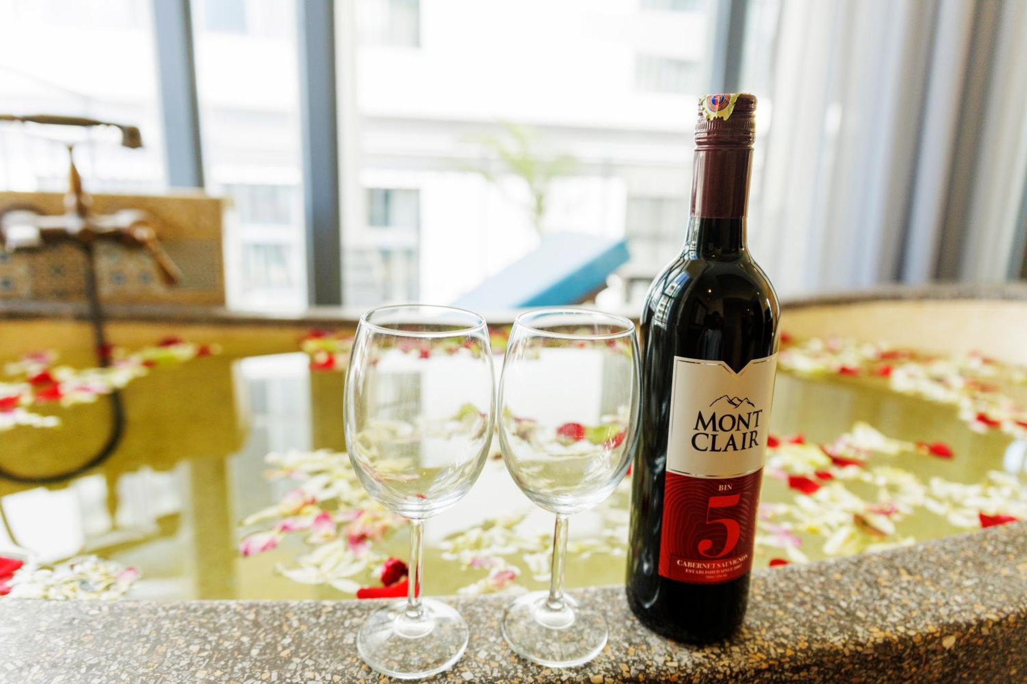 Arison Hotel Phnom Penh Exteriör bild